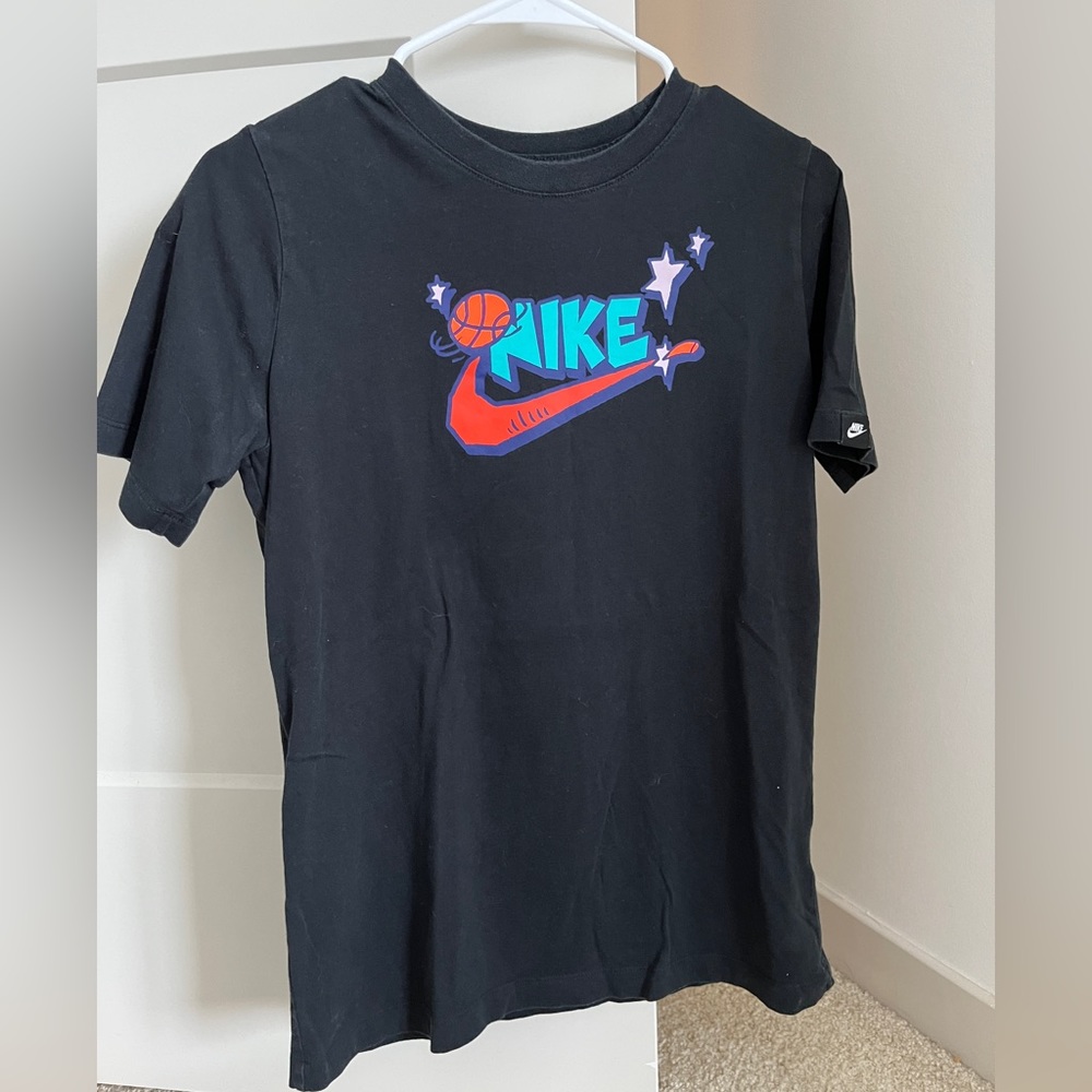 BOYS NIKE TSHIRT